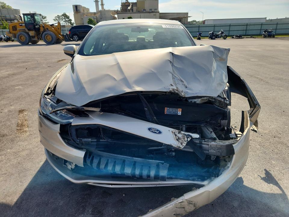 51896236 :رقم المزاد ، 3FA6P0UU8JR122020 vin ، 2018 Ford Fusion مزاد بيع