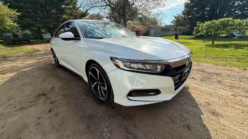 54422666 :رقم المزاد ، 1HGCV1F32JA095311 vin ، 2018 Honda Accord مزاد بيع