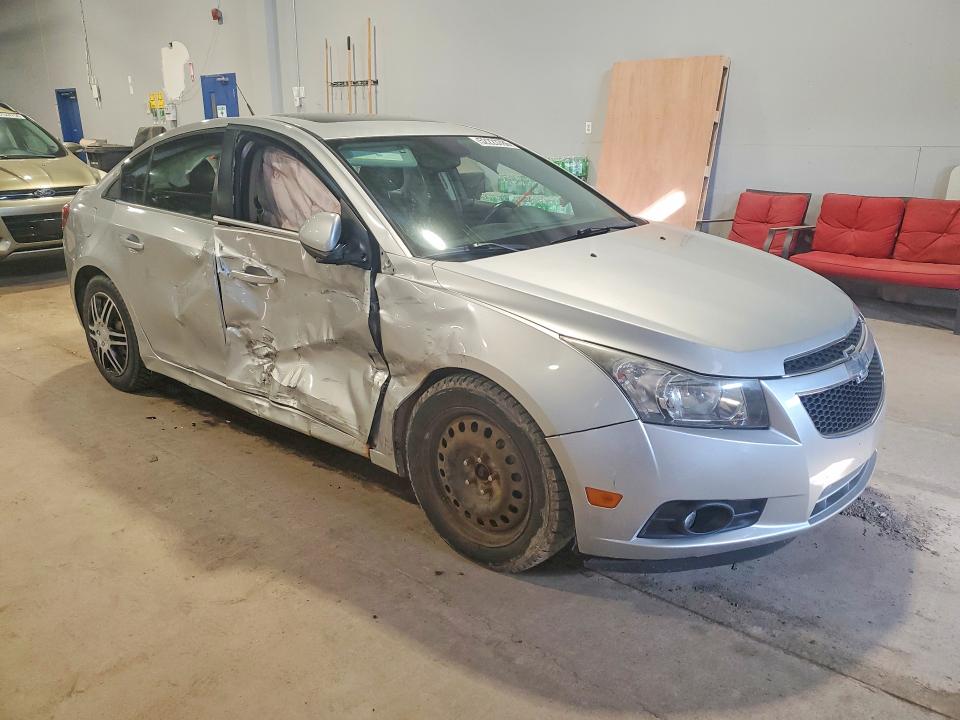 52223786 :رقم المزاد ، 1G1P75SZ7E7334021 vin ، 2014 Chevrolet Cruze مزاد بيع