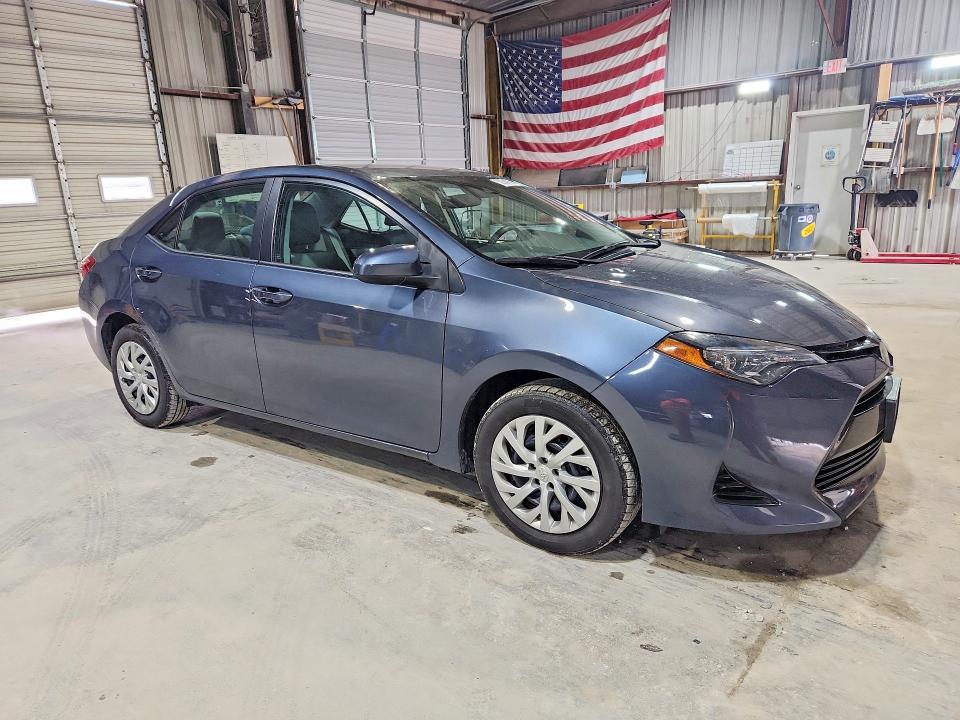 52764776 :رقم المزاد ، 5YFBURHE0JP844581 vin ، 2018 Toyota Corolla مزاد بيع