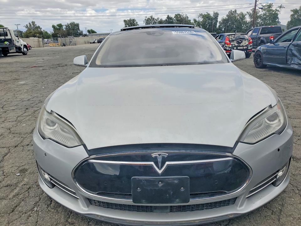 2014 Tesla Model S მანქანა იყიდება აუქციონზე, vin: 5YJSA1H1XEFP54167, აუქციონის ნომერი: 55067516