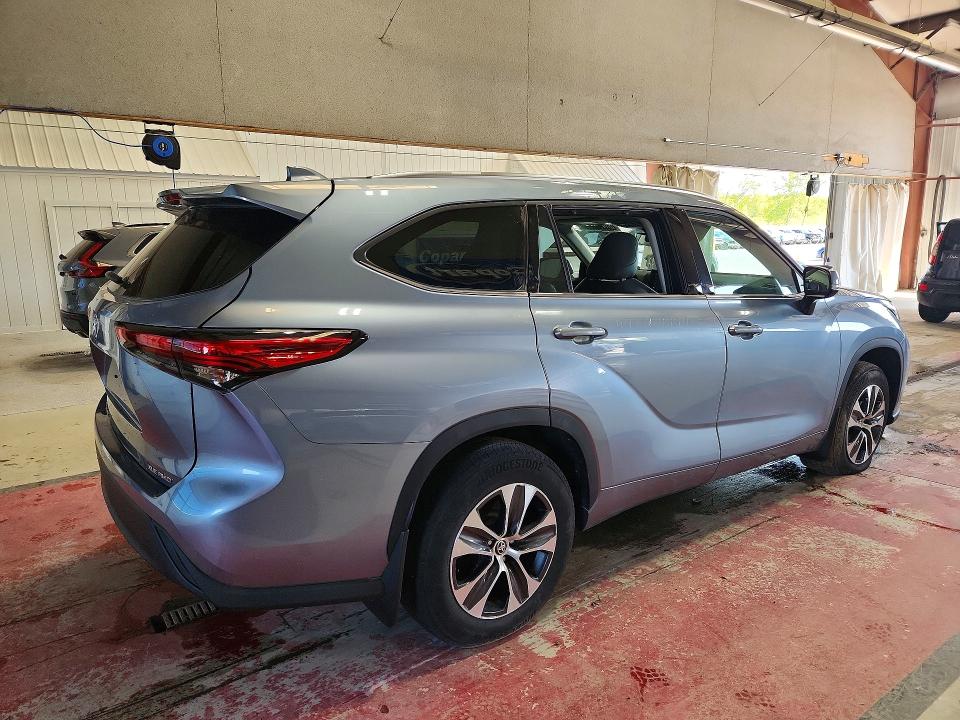 2021 Toyota Highlander მანქანა იყიდება აუქციონზე, vin: 5TDGZRBH9MS155466, აუქციონის ნომერი: 64766554