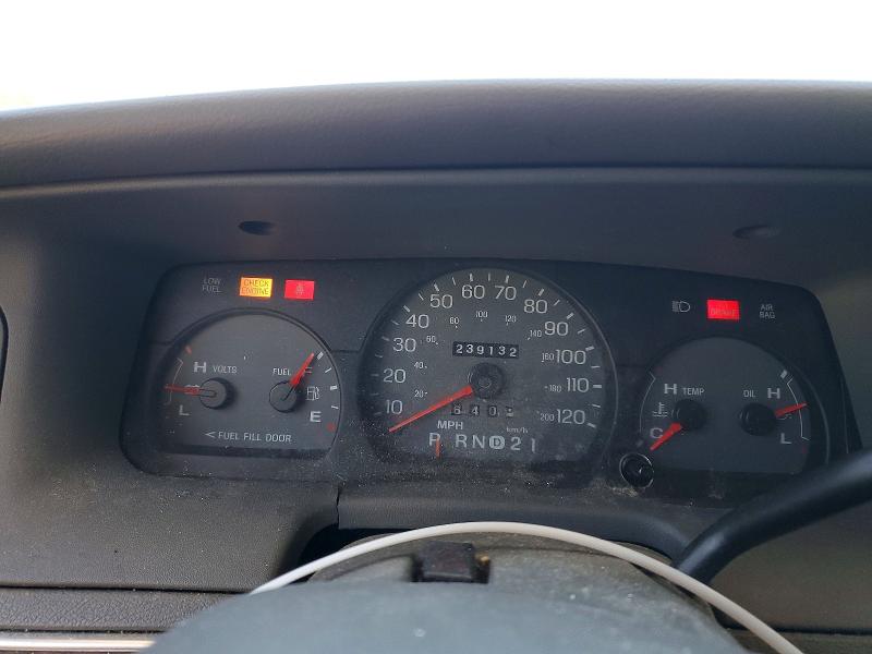 2004 Mercury Grand Marquis მანქანა იყიდება აუქციონზე, vin: 2MEFM75W04X656211, აუქციონის ნომერი: 51560436