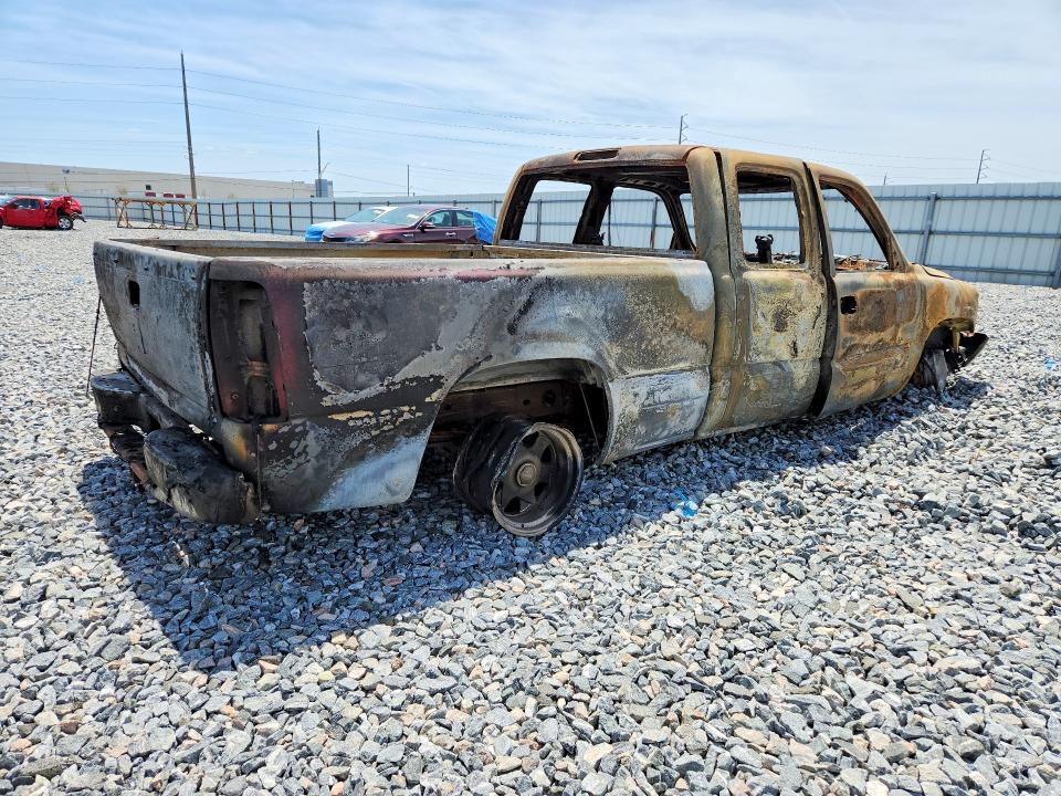 2000 Chevrolet Silverado მანქანა იყიდება აუქციონზე, vin: 2GCEC19V2Y1390844, აუქციონის ნომერი: 51754776