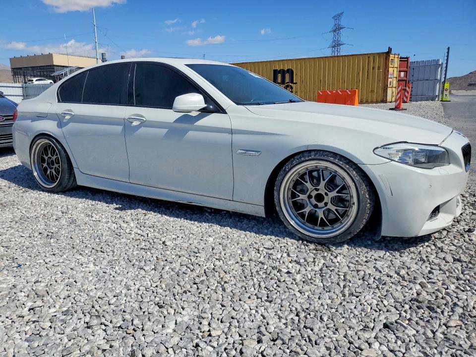 54699356 :رقم المزاد ، WBAFR9C57BC757679 vin ، 2011 Bmw 550 مزاد بيع