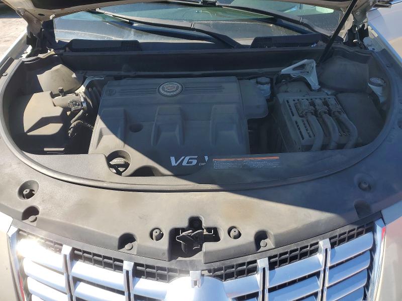 53383286 :رقم المزاد ، 3GYFNEE34FS556402 vin ، 2015 Cadillac Srx مزاد بيع