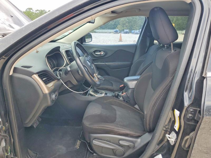 Auction sale of the 2015 Jeep Cherokee, vin: 1C4PJLCB1FW677476, lot number: 54160786