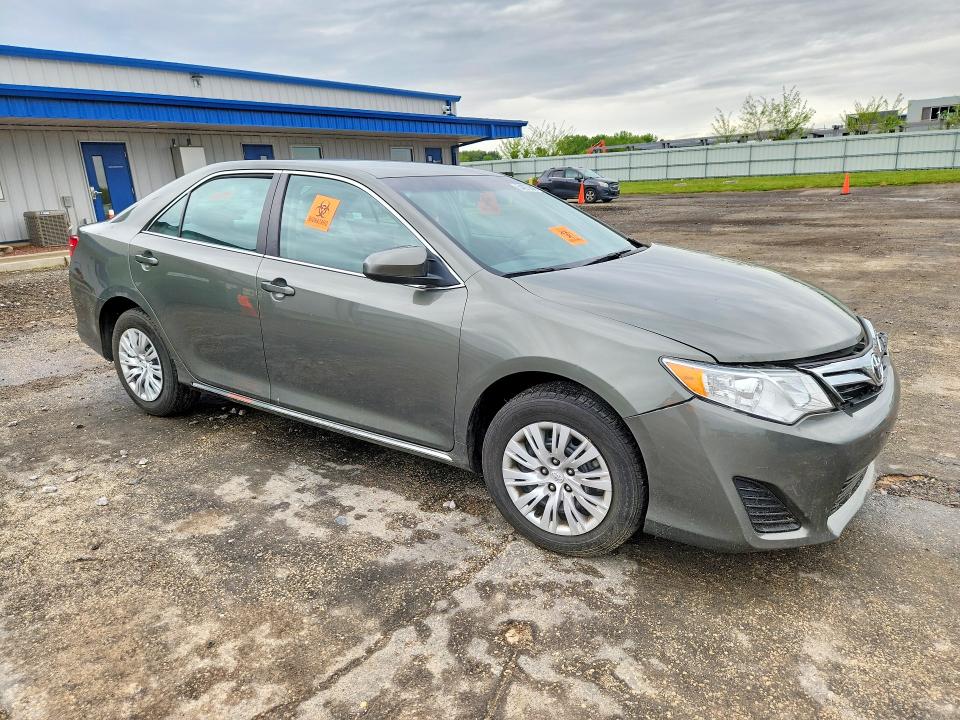 54070896 :رقم المزاد ، 4T1BF1FK1EU788997 vin ، 2014 Toyota Camry مزاد بيع
