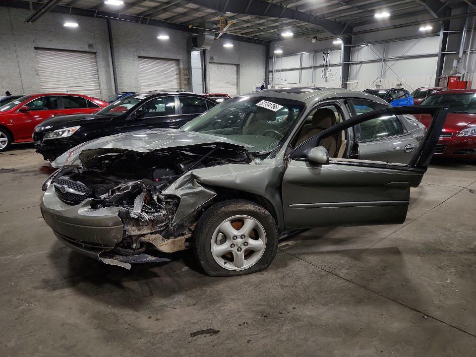 52704766 :رقم المزاد ، 1FAFP55U91G254108 vin ، 2001 Ford Taurus مزاد بيع