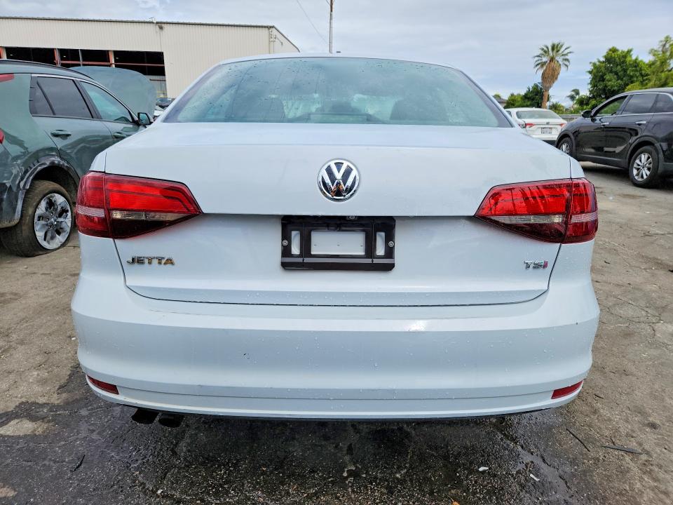 52197576 :رقم المزاد ، 3VW2B7AJ5HM356730 vin ، 2017 Volkswagen Jetta مزاد بيع