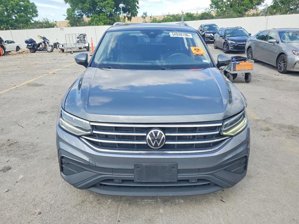 54848196 :رقم المزاد ، 3VV2B7AX5NM129963 vin ، 2022 Volkswagen Tiguan مزاد بيع