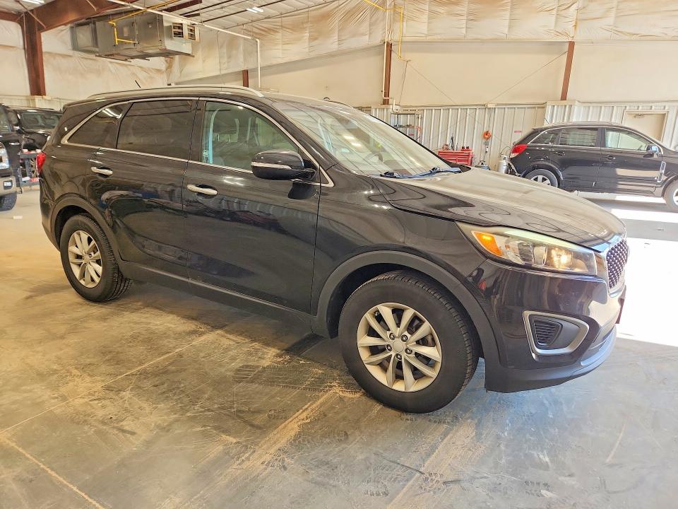 55192506 :رقم المزاد ، 5XYPG4A59HG196988 vin ، 2017 Kia Sorento مزاد بيع