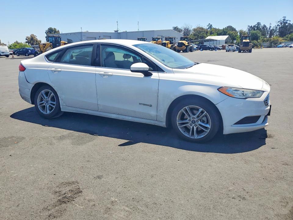 54354126 :رقم المزاد ، 3FA6P0UU0JR100965 vin ، 2018 Ford Fusion مزاد بيع