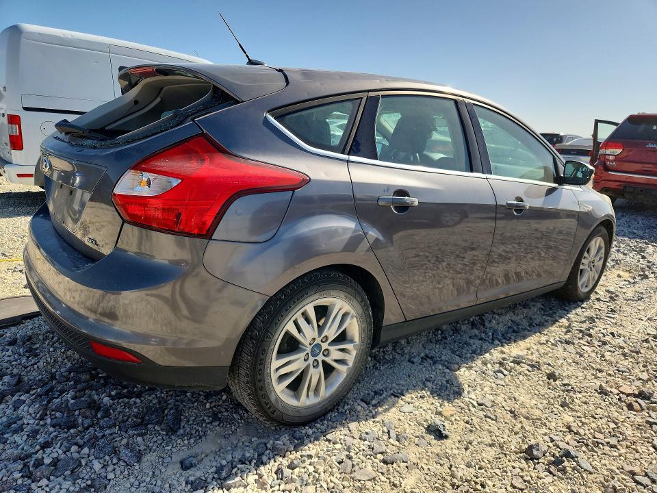53611896 :رقم المزاد ، 1FAHP3M26CL137691 vin ، 2012 Ford Focus مزاد بيع