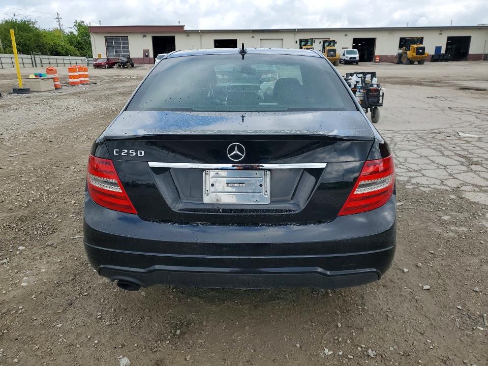 Продажа на аукционе авто 2013 Mercedes-benz C, vin: WDDGF4HBXDF973776, номер лота: 51033656