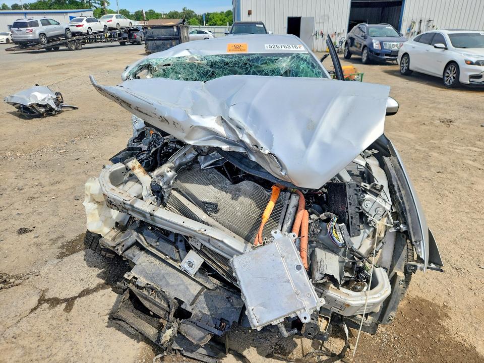52676316 :رقم المزاد ، 3FA6P0LUXJR191874 vin ، 2018 Ford Fusion مزاد بيع