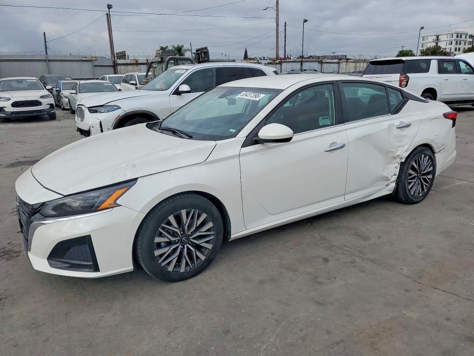 Auction sale of the 2023 Nissan Altima, vin: 1N4BL4DV4PN381304, lot number: 55437396