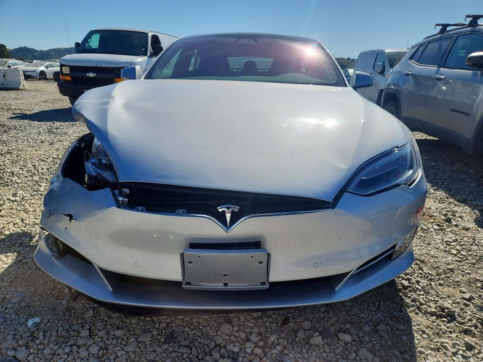 52951056 :رقم المزاد ، 5YJSA1E24HF232071 vin ، 2017 Tesla Model S مزاد بيع