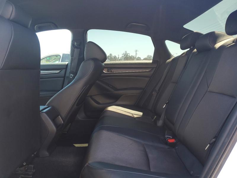 52881016 :رقم المزاد ، 1HGCV1F33LA141859 vin ، 2020 Honda Accord مزاد بيع