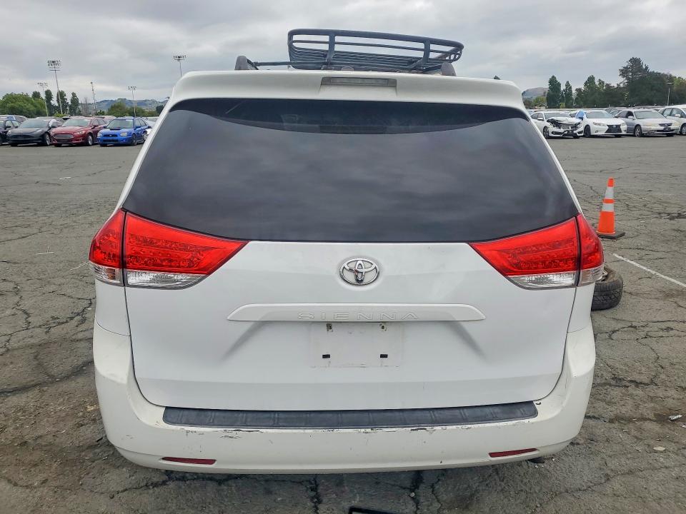 52786096 :رقم المزاد ، 5TDKA3DC2CS015385 vin ، 2012 Toyota Sienna مزاد بيع