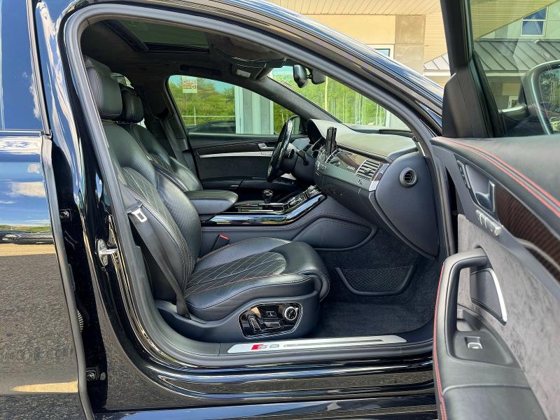 55443666 :رقم المزاد ، WUAJ5AFD5HN901064 vin ، 2017 Audi S8 مزاد بيع