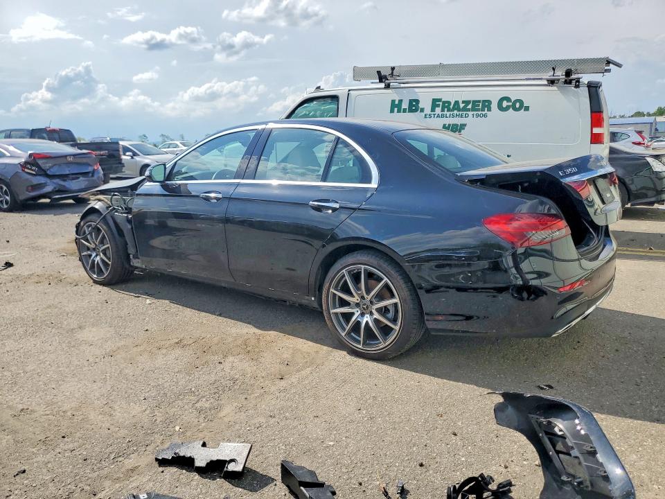 48542526 :رقم المزاد ، W1KZF8EB1PB185937 vin ، 2023 Mercedes-benz E مزاد بيع