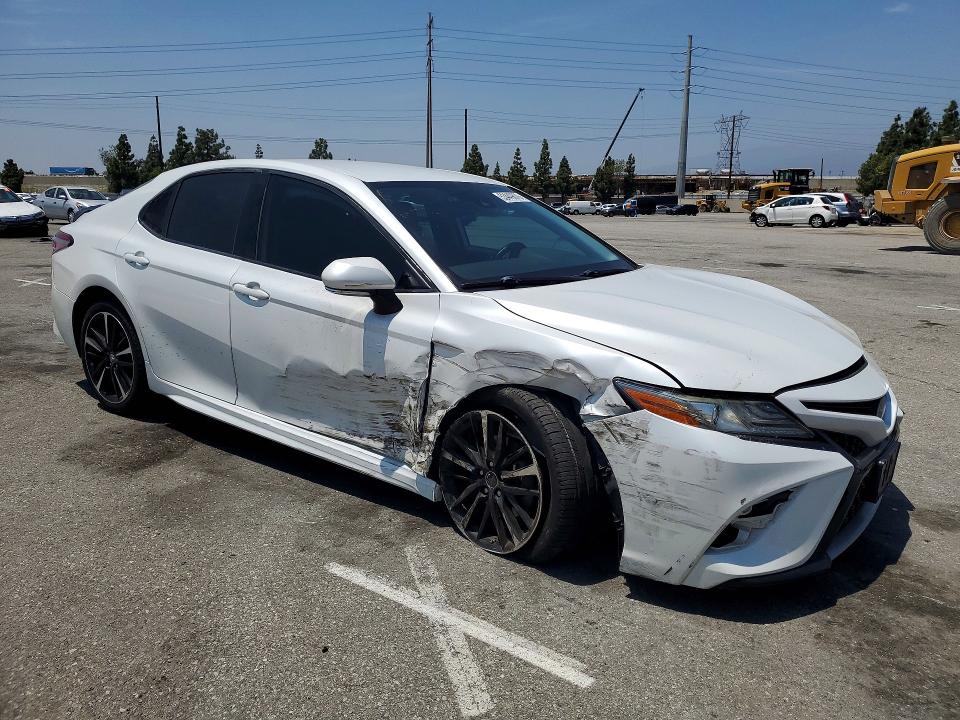 53449876 :رقم المزاد ، 4T1B61HK5KU722011 vin ، 2019 Toyota Camry مزاد بيع