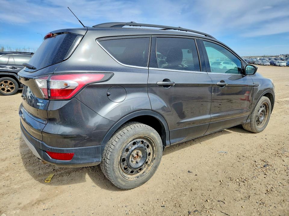 53051046 :رقم المزاد ، 1FMCU9G93HUA41765 vin ، 2017 Ford Escape مزاد بيع