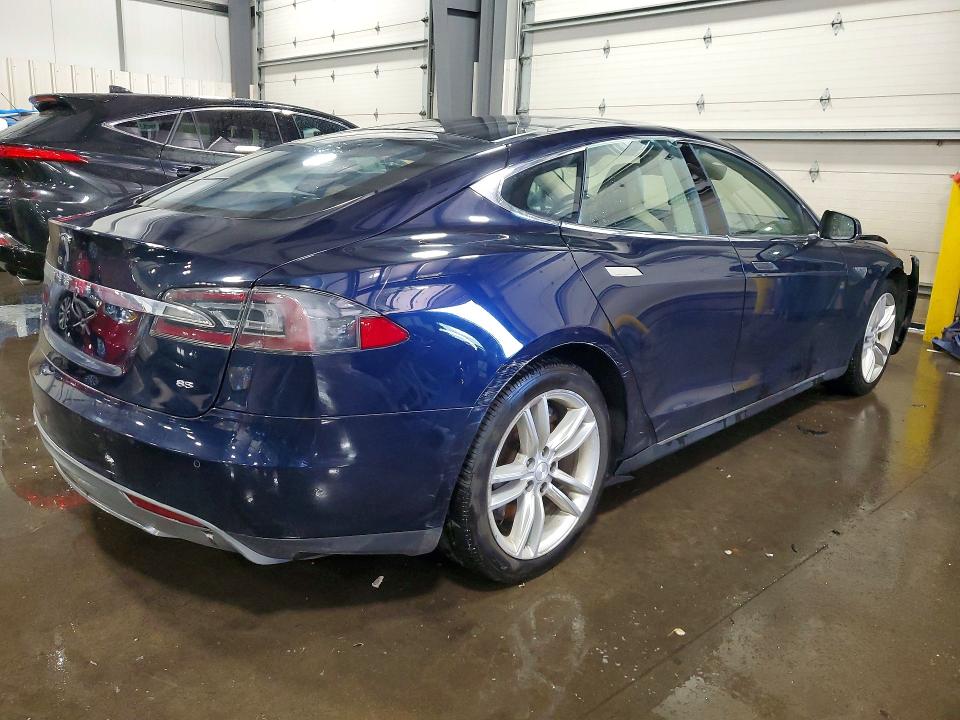 2013 Tesla Model S მანქანა იყიდება აუქციონზე, vin: 5YJSA1CN4DFP08570, აუქციონის ნომერი: 53410786