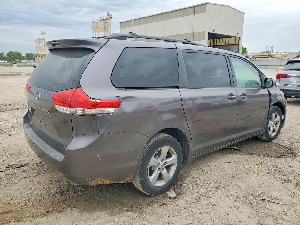 Продаж на аукціоні авто 2011 Toyota Sienna, vin: 5TDKK3DC1BS003045, номер лоту: 49495236