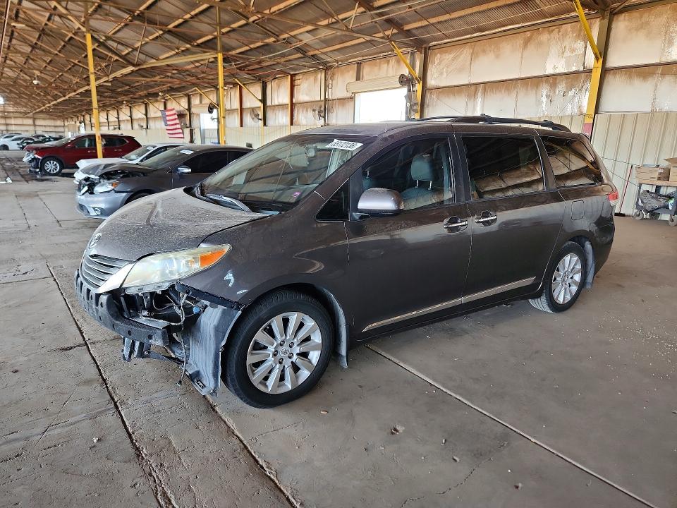 55172136 :رقم المزاد ، 5TDDK3DC9CS044484 vin ، 2012 Toyota Sienna مزاد بيع
