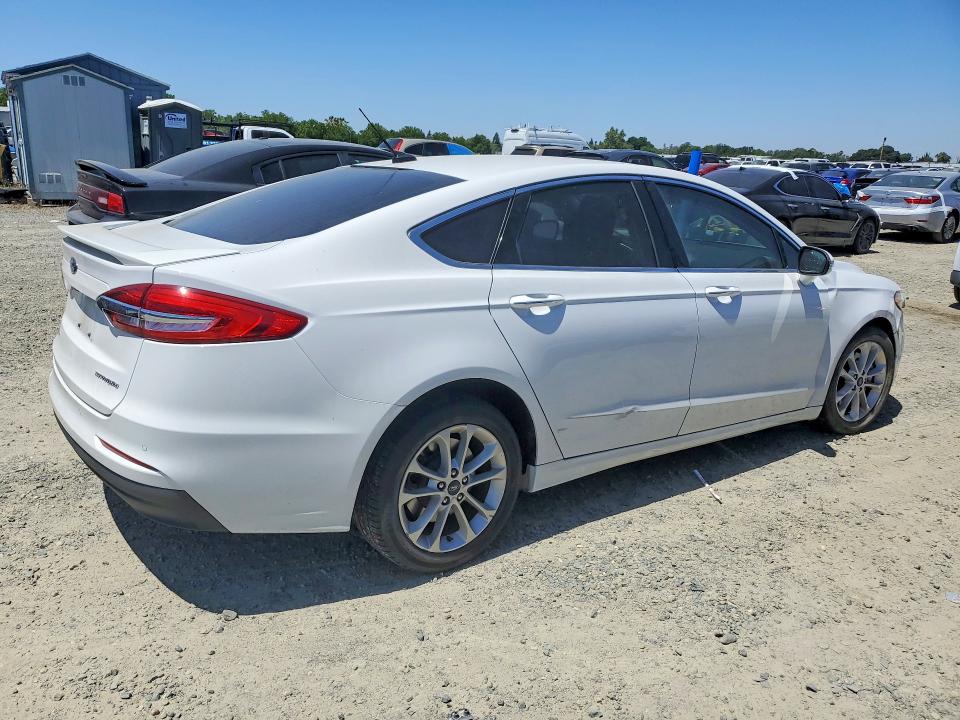 53623806 :رقم المزاد ، 3FA6P0SU3LR254043 vin ، 2020 Ford Fusion مزاد بيع