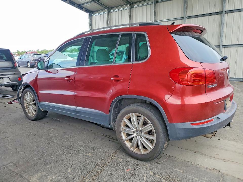 2015 Volkswagen Tiguan მანქანა იყიდება აუქციონზე, vin: WVGBV7AX8FW003910, აუქციონის ნომერი: 55460346