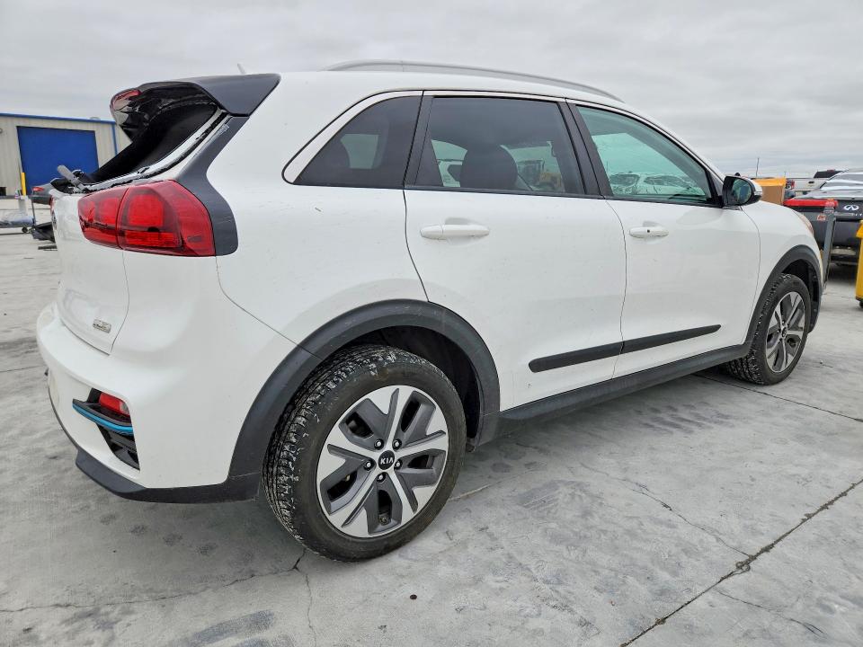 51911206 :رقم المزاد ، KNDCC3LGXM5104048 vin ، 2021 Kia Niro مزاد بيع
