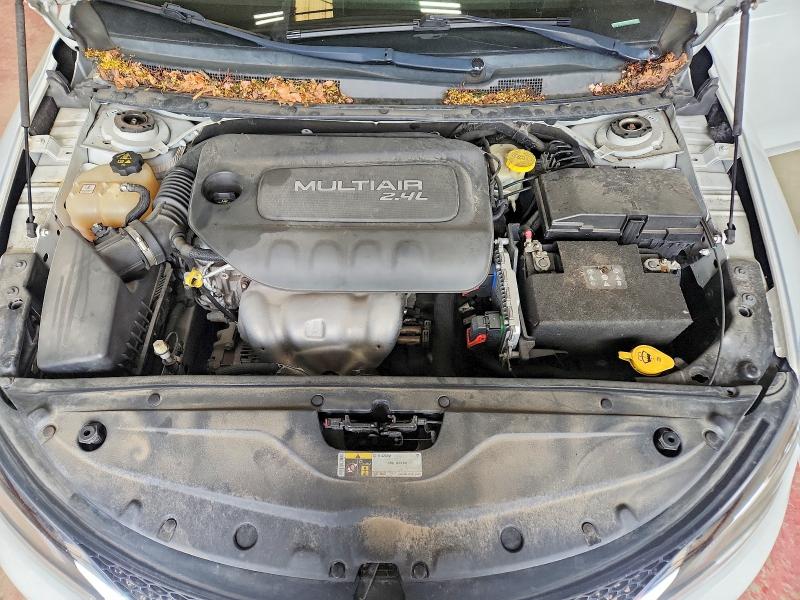 53368966 :رقم المزاد ، 1C3CCCAB0FN555391 vin ، 2015 Chrysler 200 مزاد بيع