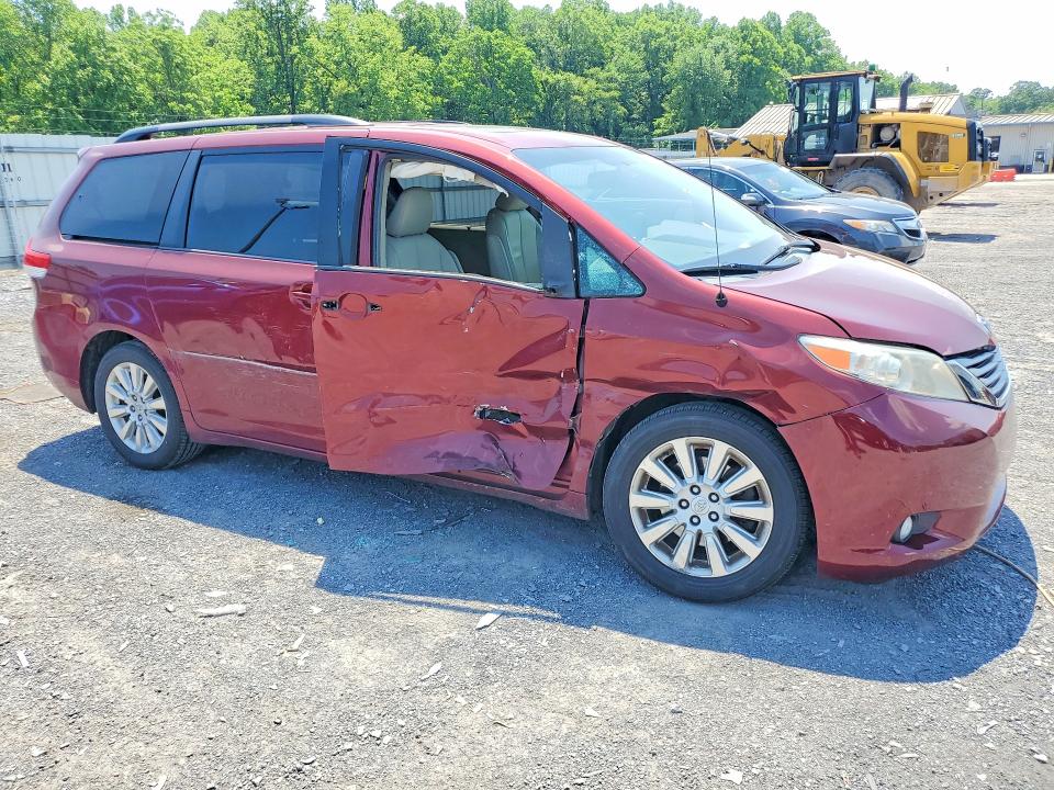 53931086 :رقم المزاد ، 5TDDK3DC0ES074010 vin ، 2014 Toyota Sienna مزاد بيع