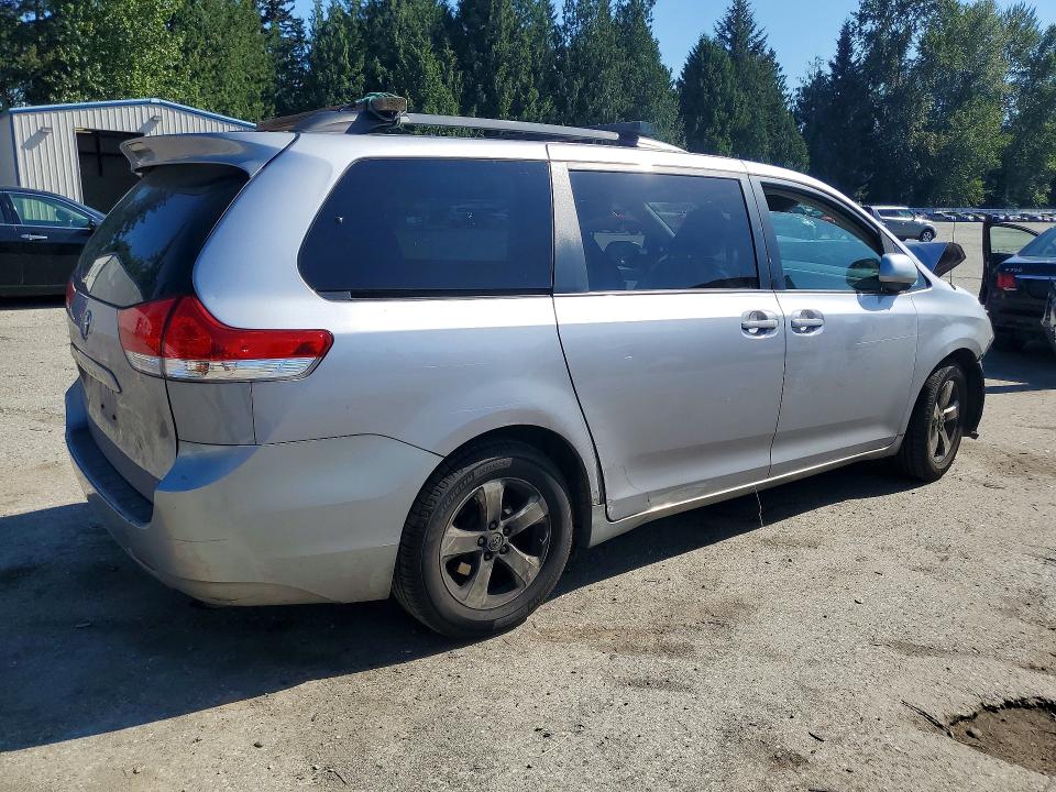 Продаж на аукціоні авто 2011 Toyota Sienna, vin: 5TDKK3DC7BS032484, номер лоту: 55444256