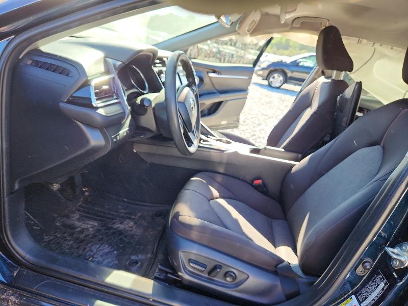 53505626 :رقم المزاد ، 4T1B11HK4JU598391 vin ، 2018 Toyota Camry مزاد بيع