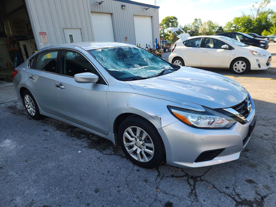 2017 Nissan Altima მანქანა იყიდება აუქციონზე, vin: 1N4AL3AP2HC282487, აუქციონის ნომერი: 52334616