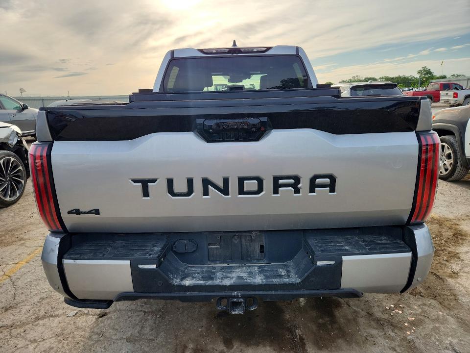 52695996 :رقم المزاد ، 5TFNA5DB4NX033593 vin ، 2022 Toyota Tundra مزاد بيع