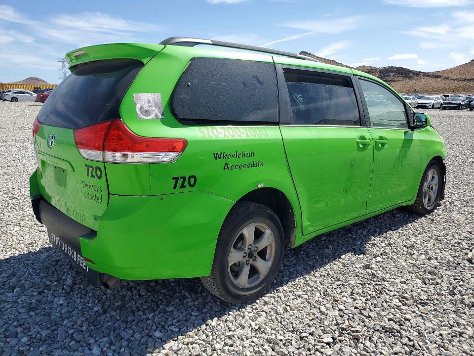 Продажа на аукционе авто 2014 Toyota Sienna, vin: 5TDKK3DC3ES476112, номер лота: 52537546