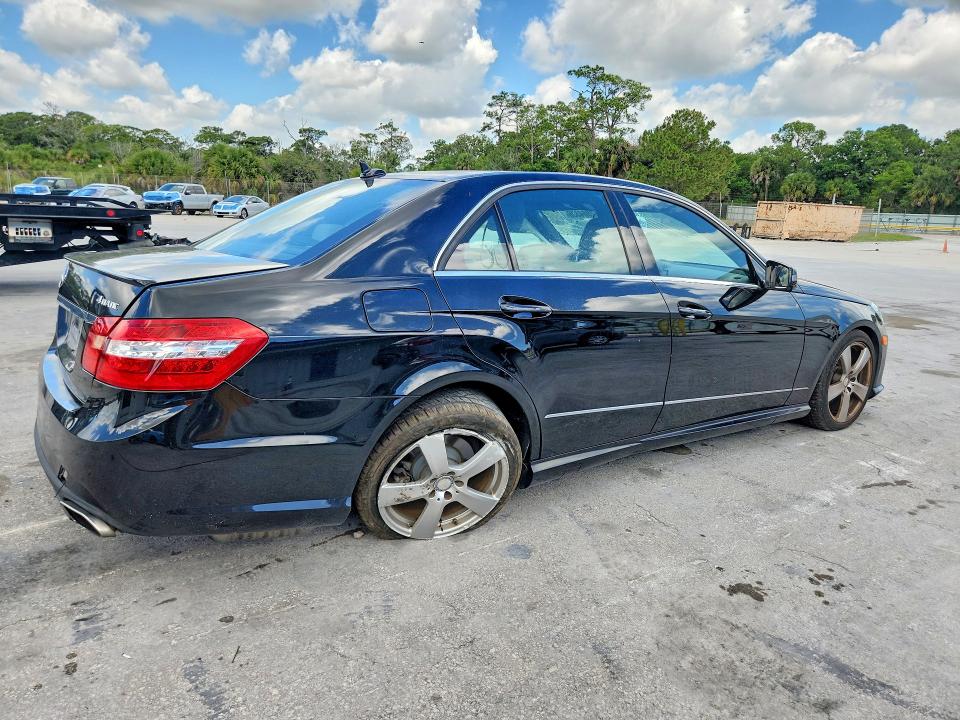 52864336 :رقم المزاد ، WDDHF8HB0BA451082 vin ، 2011 Mercedes-benz E مزاد بيع