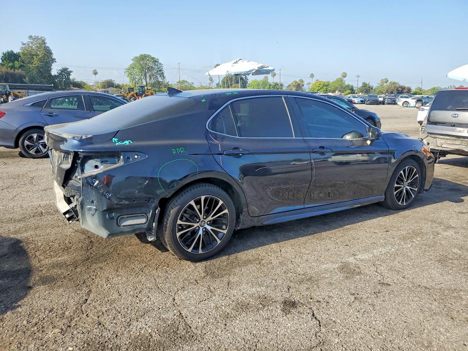 53592976 :رقم المزاد ، 4T1B11HK2KU257119 vin ، 2019 Toyota Camry مزاد بيع