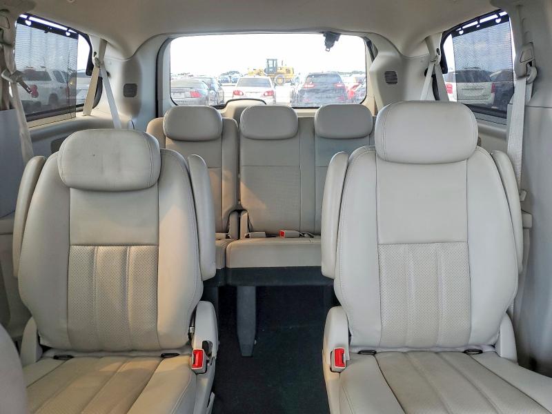 2010 Chrysler Town & Country მანქანა იყიდება აუქციონზე, vin: 2A4RR8DX1AR334171, აუქციონის ნომერი: 52305686