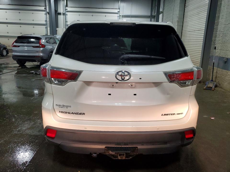 Продажа на аукционе авто 2015 Toyota Highlander, vin: 5TDDKRFH9FS089635, номер лота: 55068386