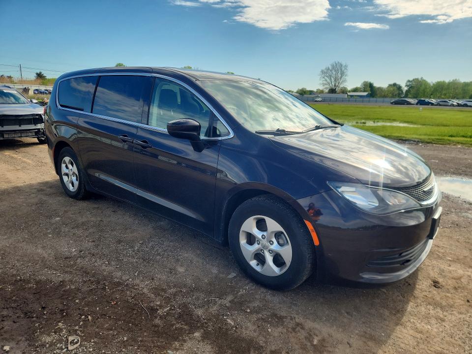 53036766 :رقم المزاد ، 2C4RC1CG8HR836895 vin ، 2017 Chrysler Pacifica مزاد بيع