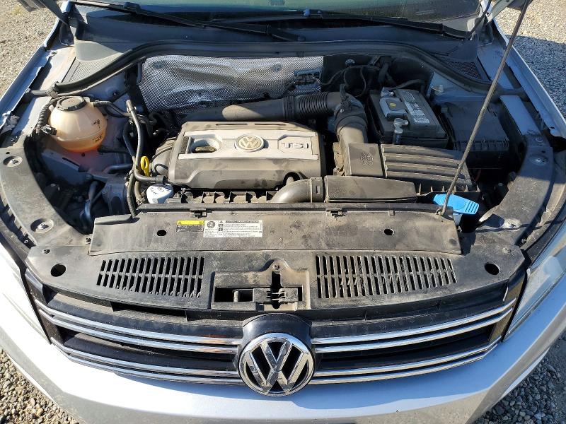 53133406 :رقم المزاد ، WVGAV7AX8HK048979 vin ، 2017 Volkswagen Tiguan مزاد بيع