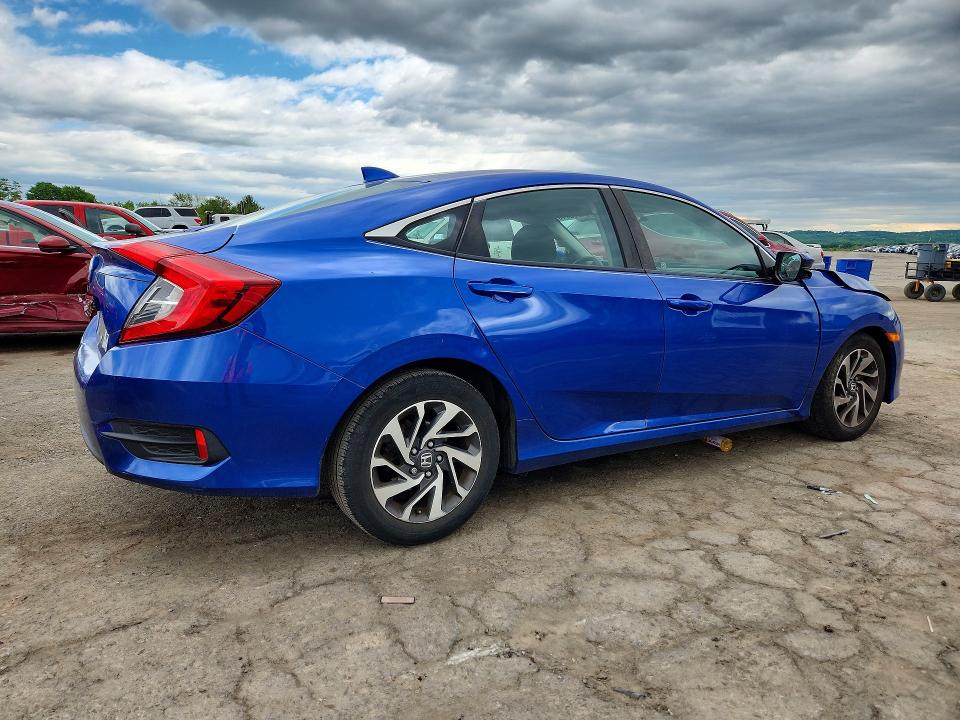 Продажа на аукционе авто 2018 Honda Civic, vin: 2HGFC2F77JH565121, номер лота: 54008016