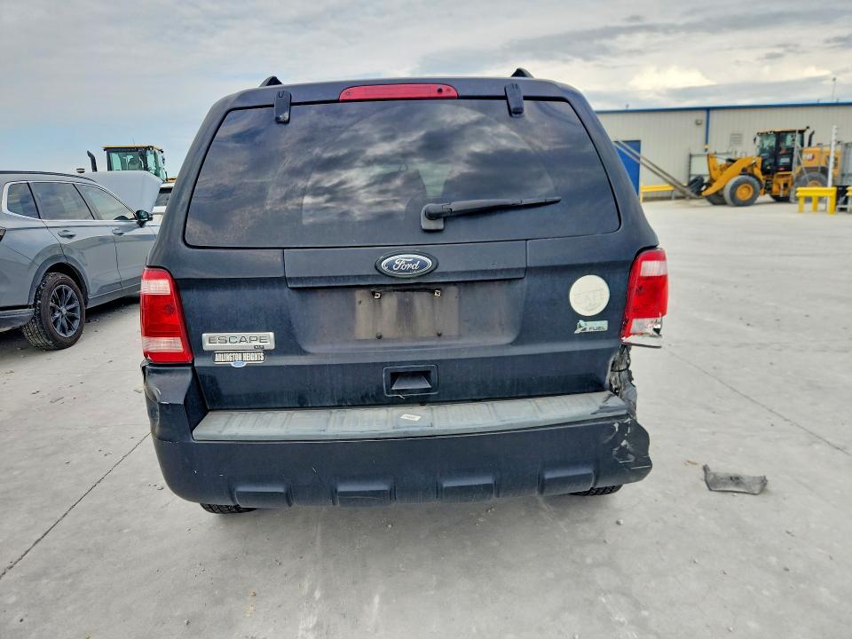 2010 Ford Escape მანქანა იყიდება აუქციონზე, vin: 1FMCU9DG6AKC17079, აუქციონის ნომერი: 54817586