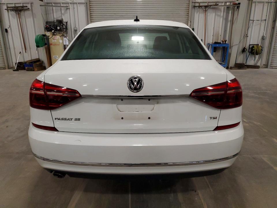 Продаж на аукціоні авто 2017 Volkswagen Passat, vin: 1VWBT7A30HC011573, номер лоту: 54527146